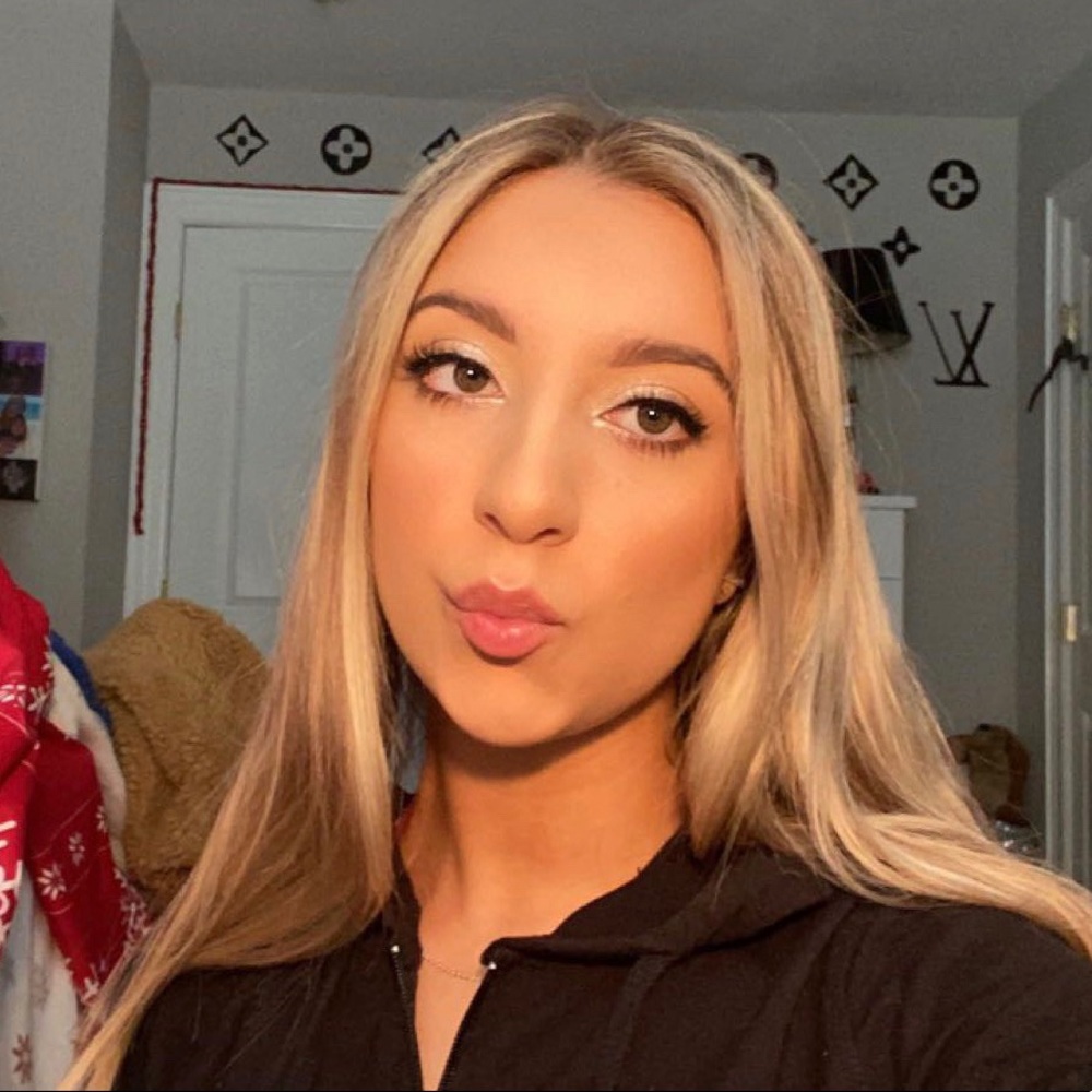 Meet your Posher, Julia